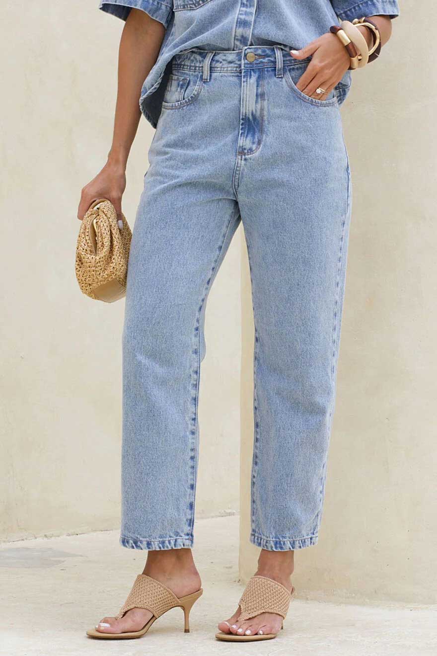 CALÇA JEANS MOM CROPPED ESSENTIAL 1000500 ALCANCE