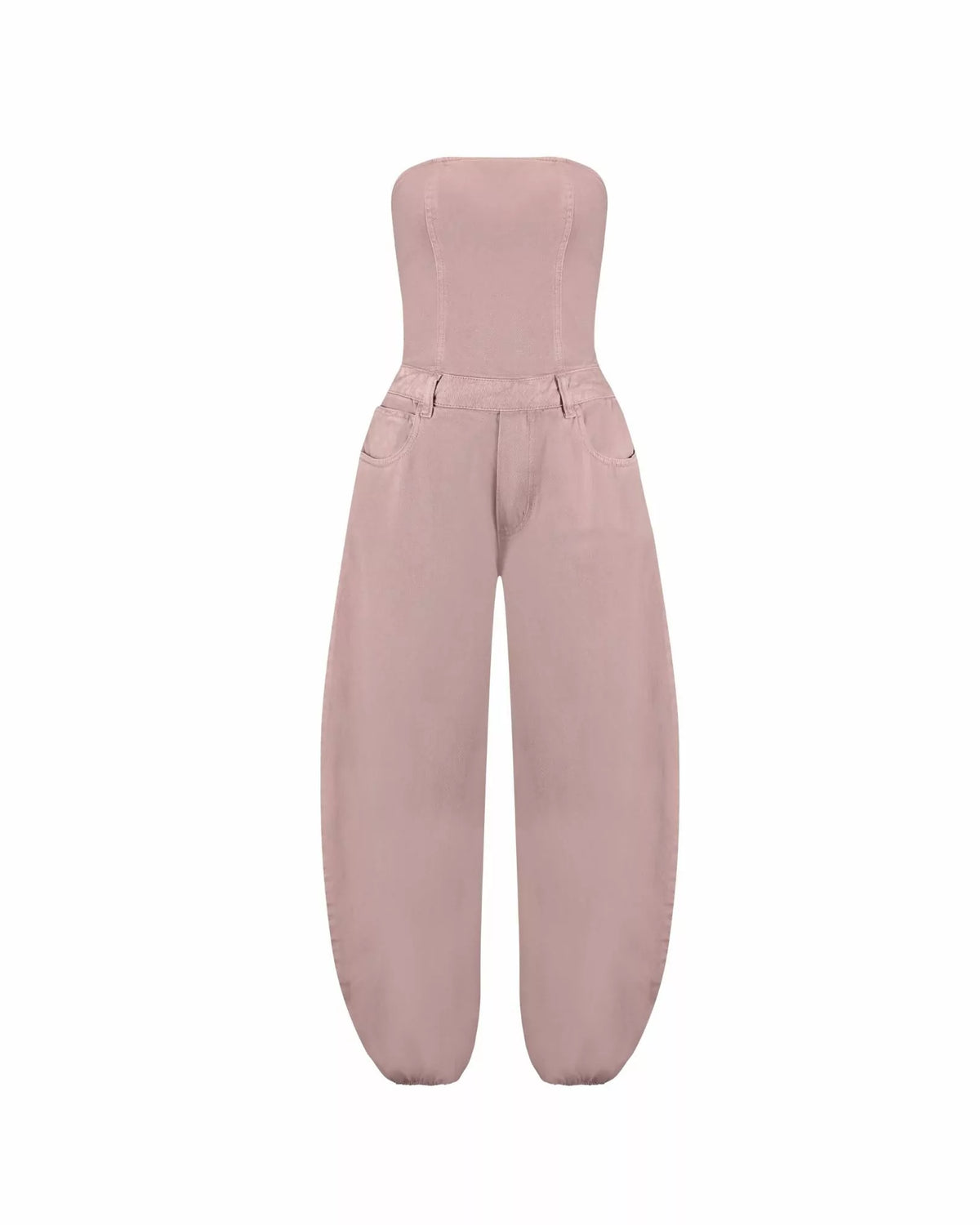 Macacão Aladim Cloud Alcance rosé de tomara que caia exibido inteiro sobre fundo branco, mostrando calça de perna larga e bar