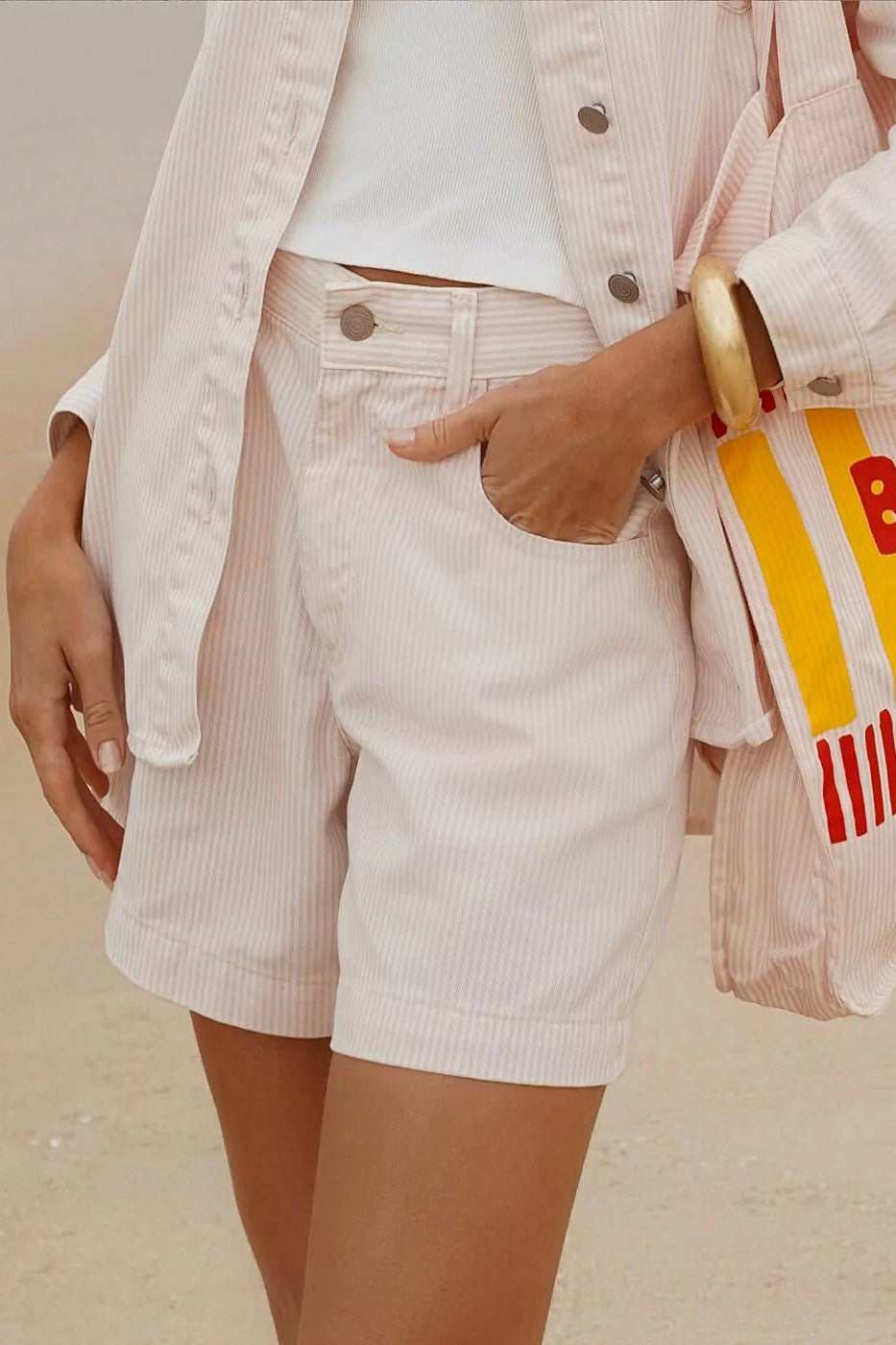 Shorts Feminina ALCANCE ref. SHORTS JEANS - VintedoisK Imagem principal do produto