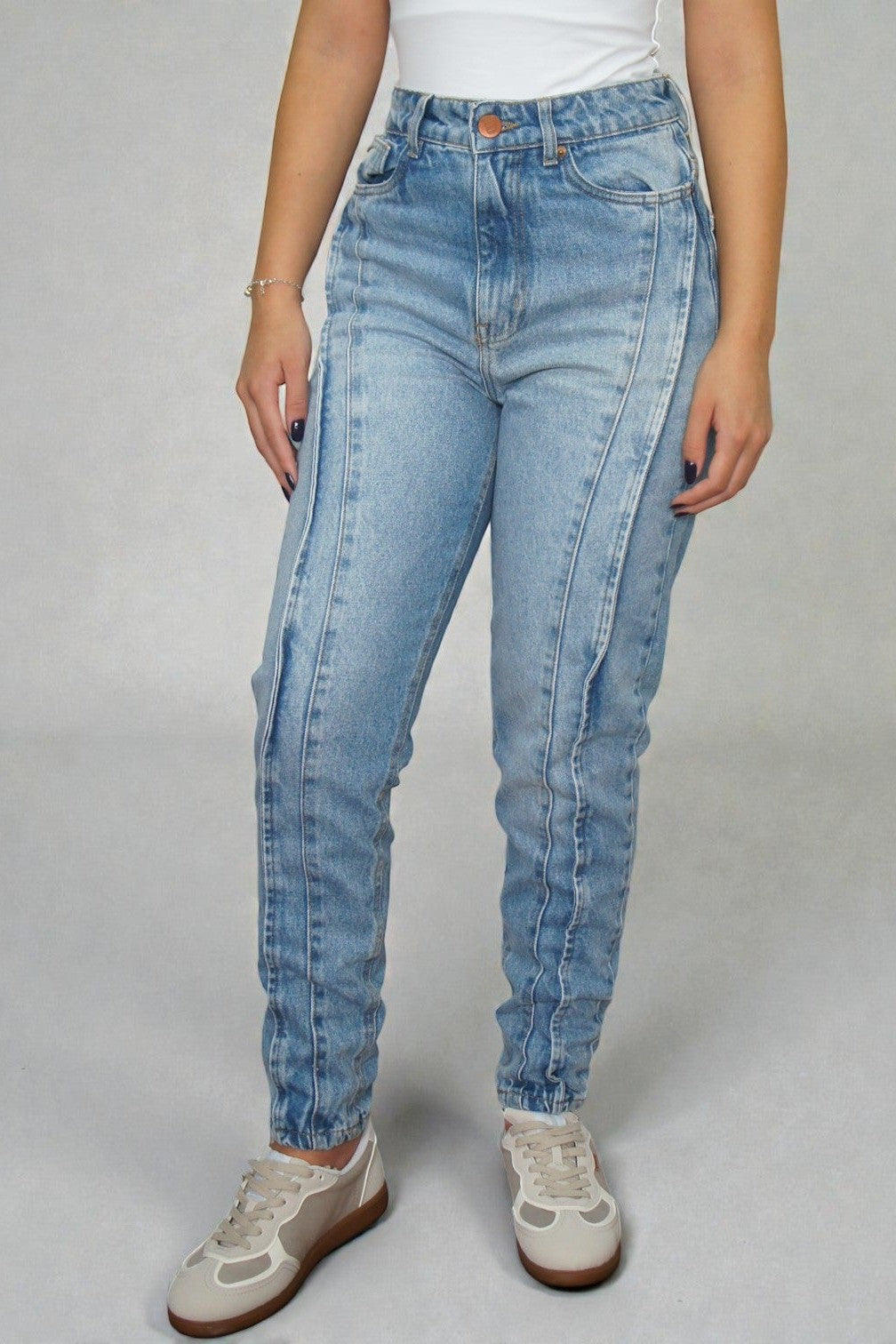 Calça Feminina DISPARATE ref. JEANS MOM - VintedoisK