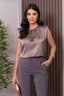 Blusa Gloss cetim rosa Skenn, vista frontal feminina