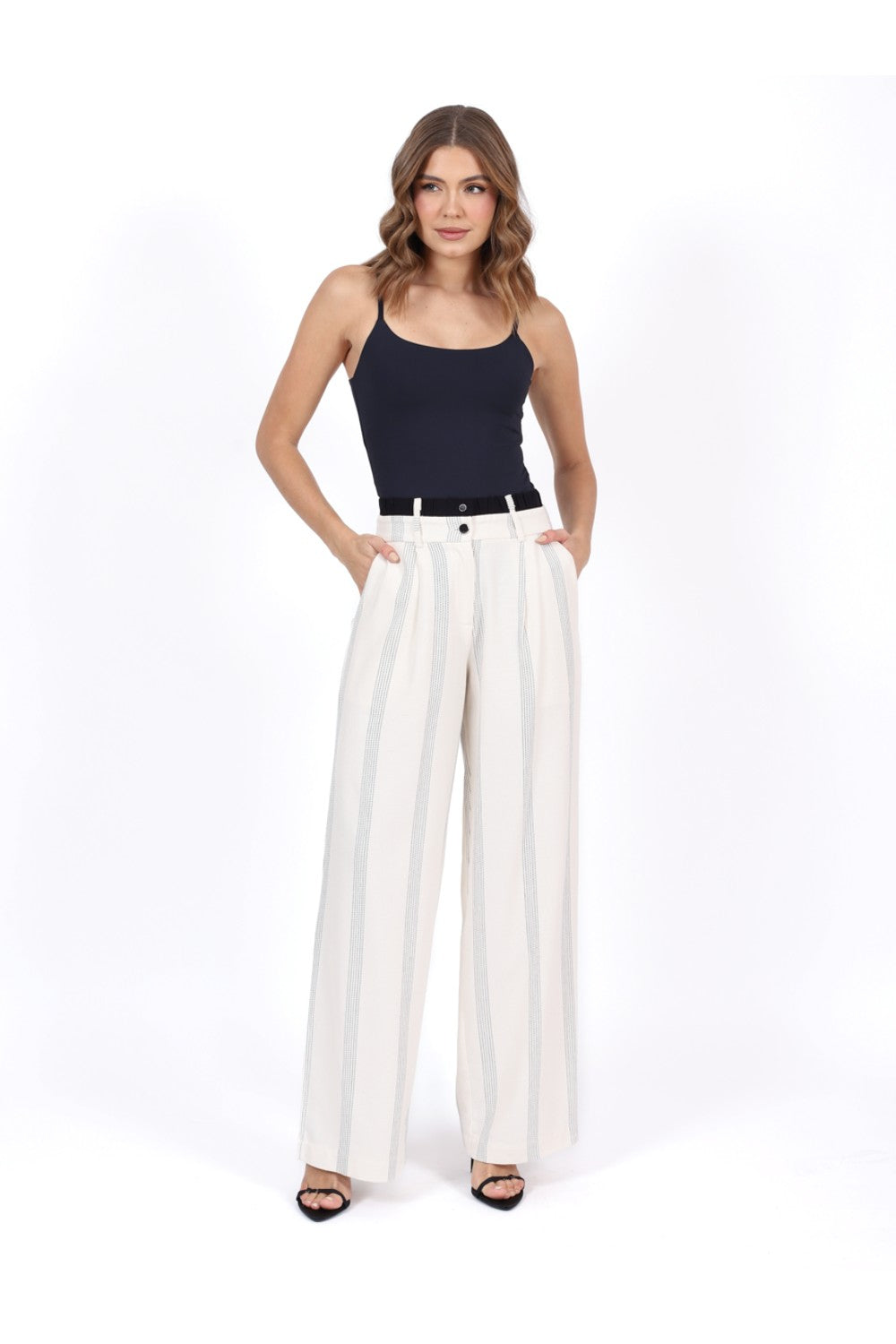 Calça Feminina SKENN ref. LISTRADA BORDADA - VintedoisK