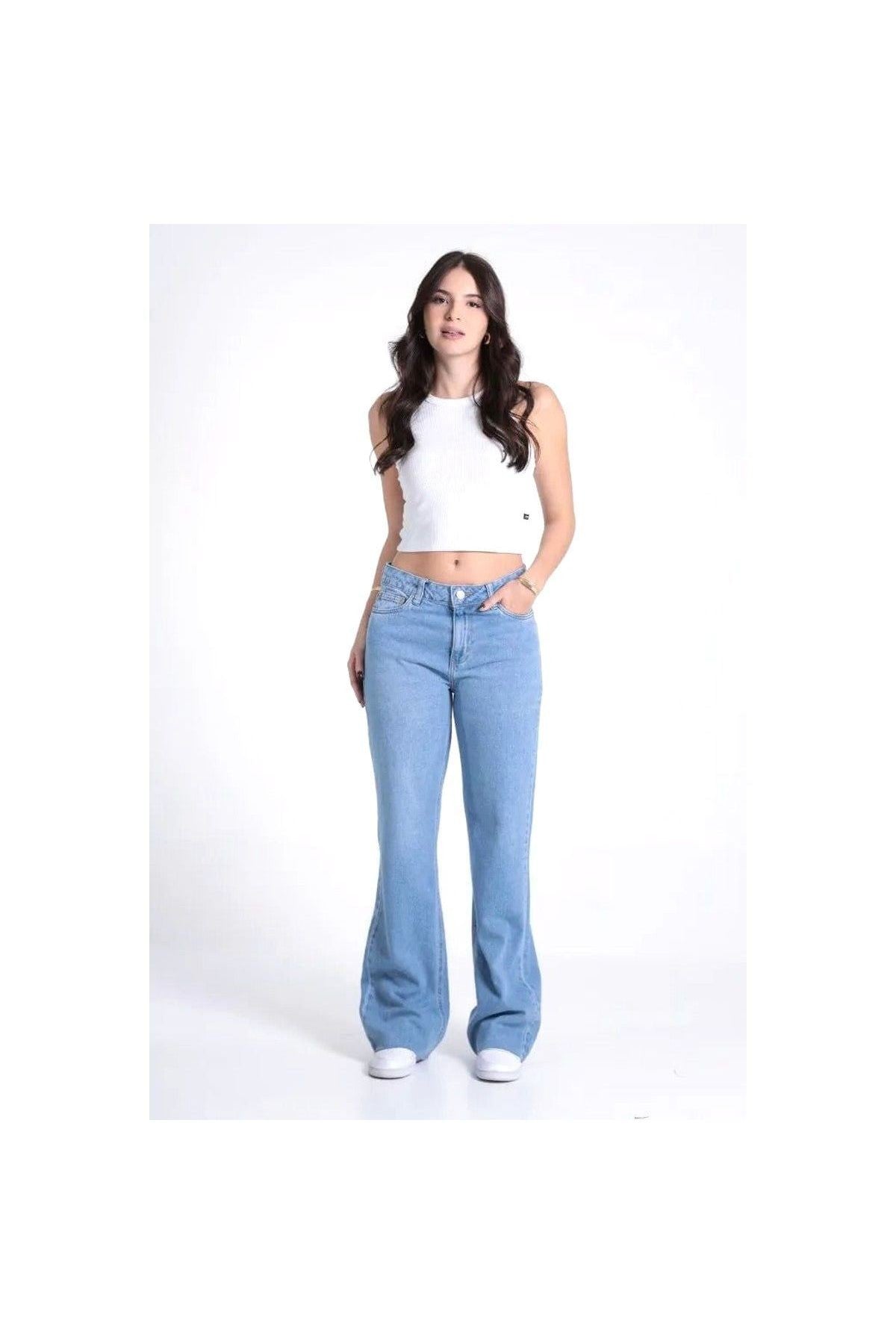 CALÇA JEANS RETA CLARA BARRA FIO CAFEM00521 REVANCHE Imagem principal do produto