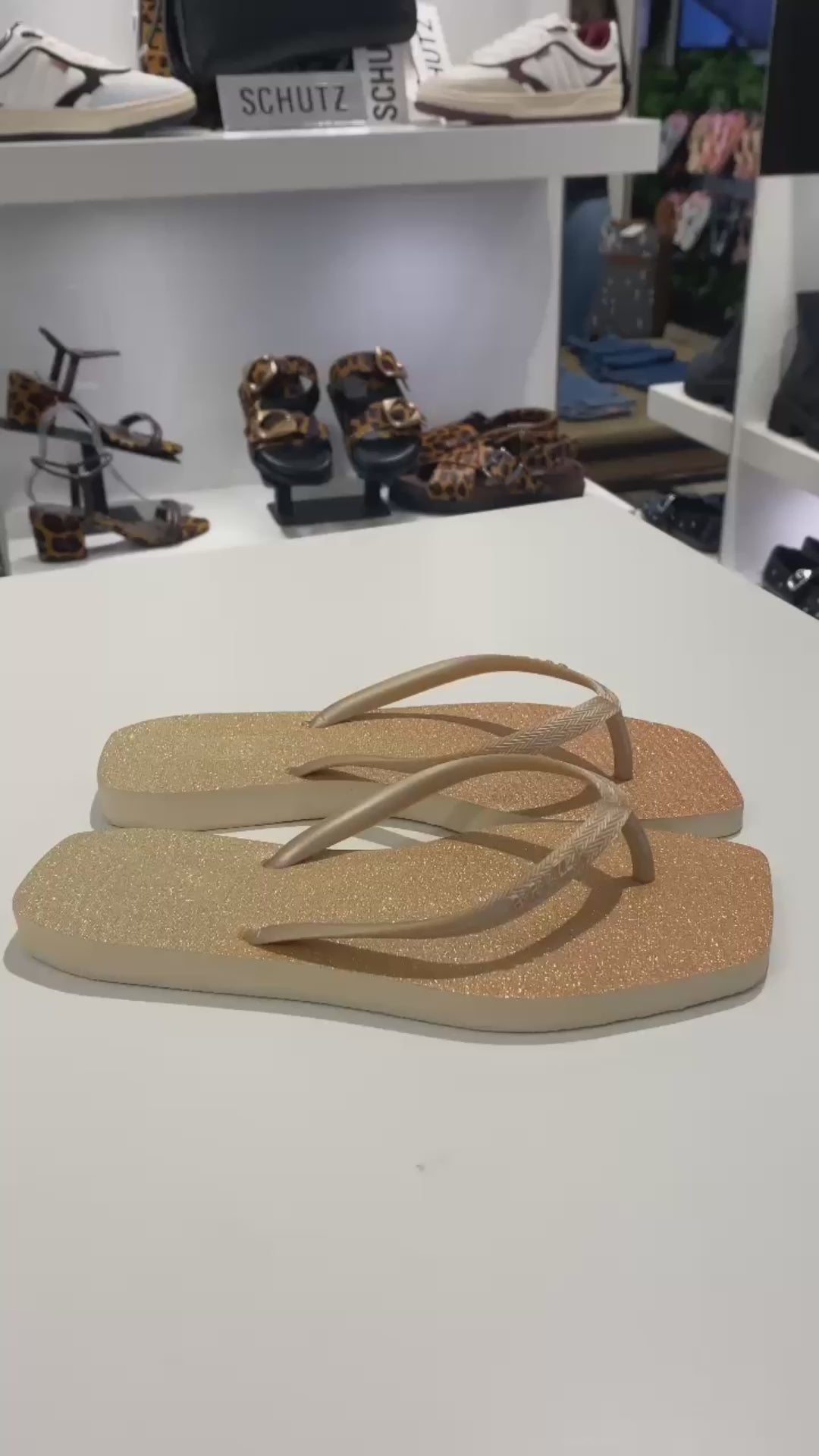 CHINELO DE DEDO DOURADO SQUARE BRIZZA  Z 19027 0184 0001 BRIZZA