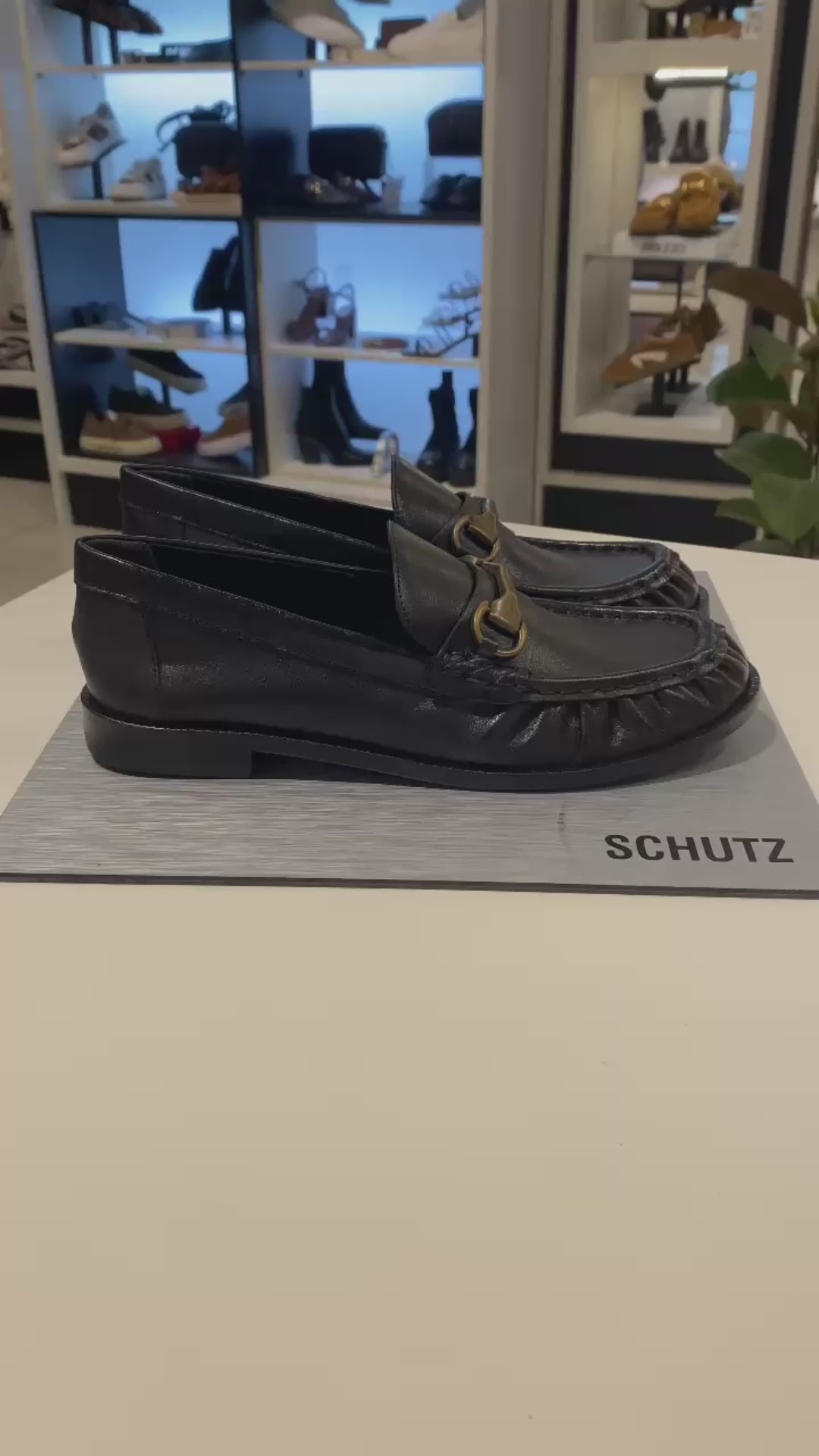 MOCASSIM COURO PRETO BRIDÃO S 22319 0011 0003 SCHUTZ
