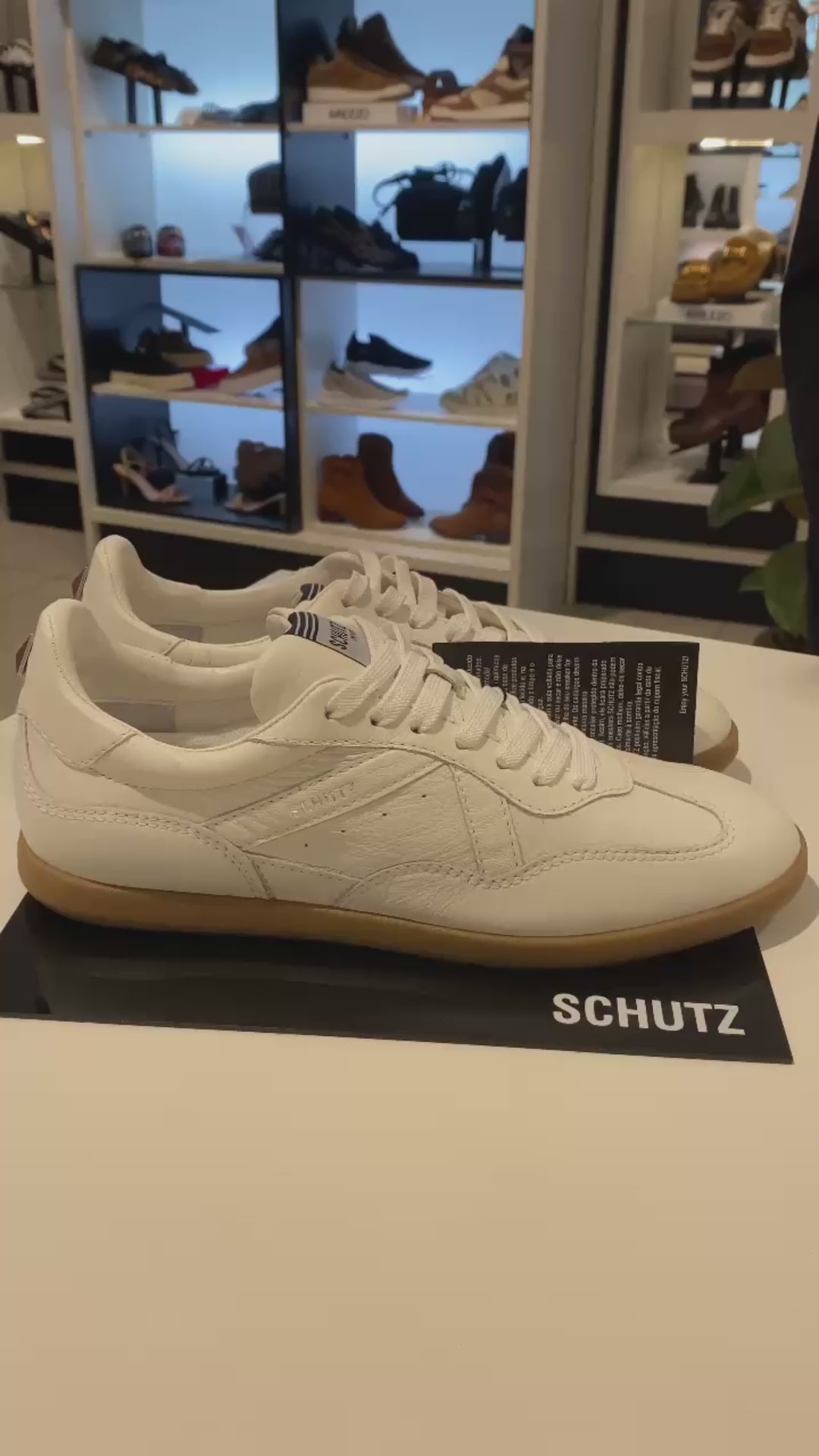 TÊNIS ST COURO OFF WHITE S 22277 0002 0007 SCHUTZ