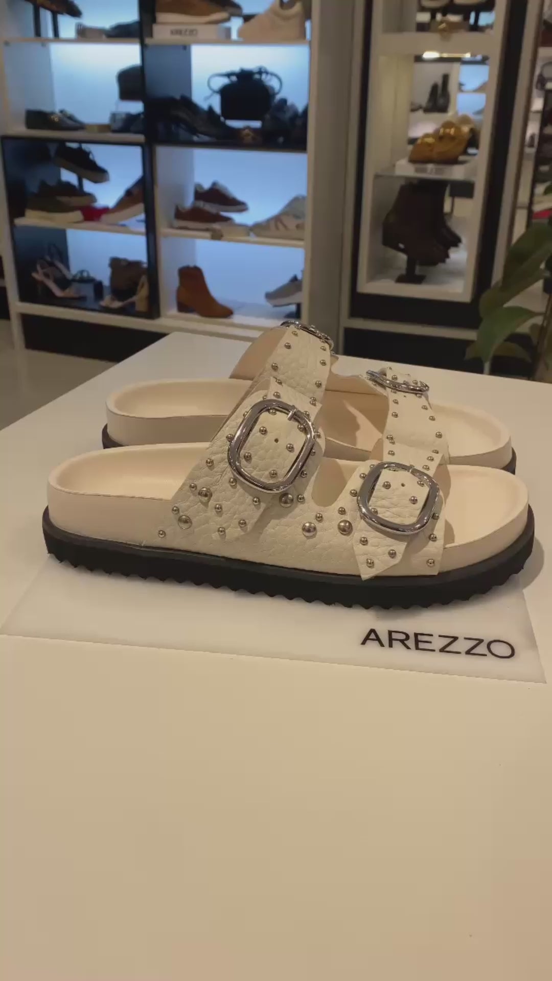 PAPETE SLIDE BRANCA COURO TIRAS FIVELAS TACHAS A 13708 0008 0004 AREZZO