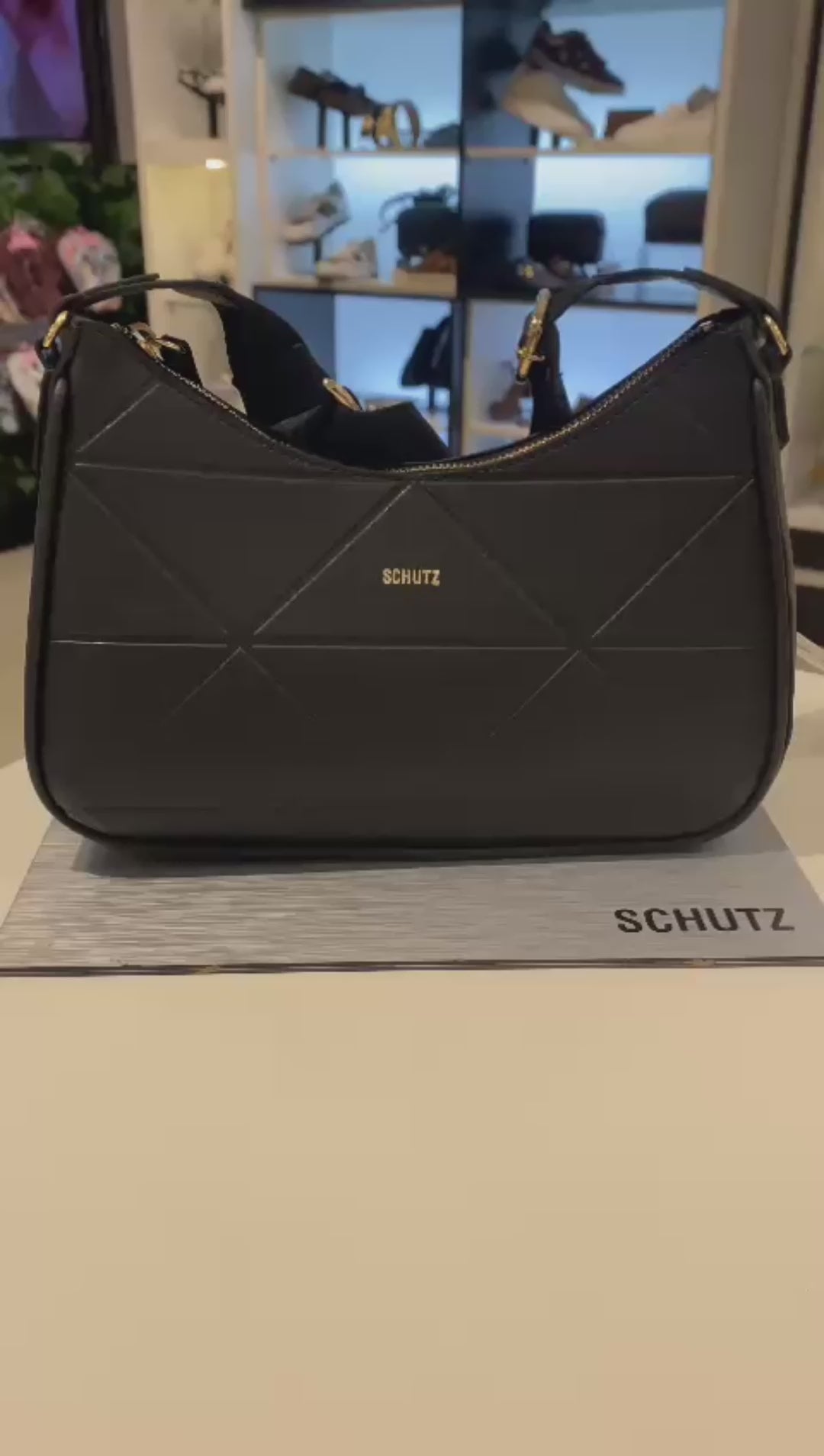 BOLSA TIRACOLO MAELY PRETA S 50010 0831 0001 SCHUTZ
