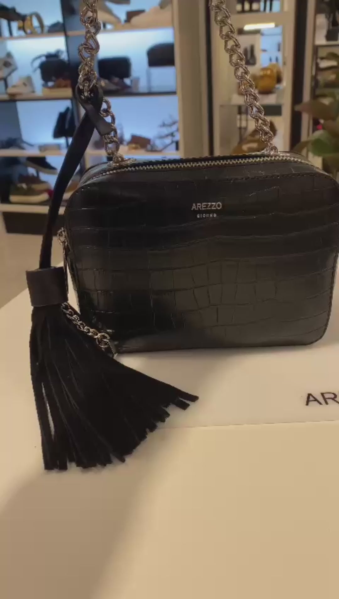 BOLSA TIRACOLO PRETA CROCO PEQUENA BARBICACHO A 58100 0588 0001 AREZZO