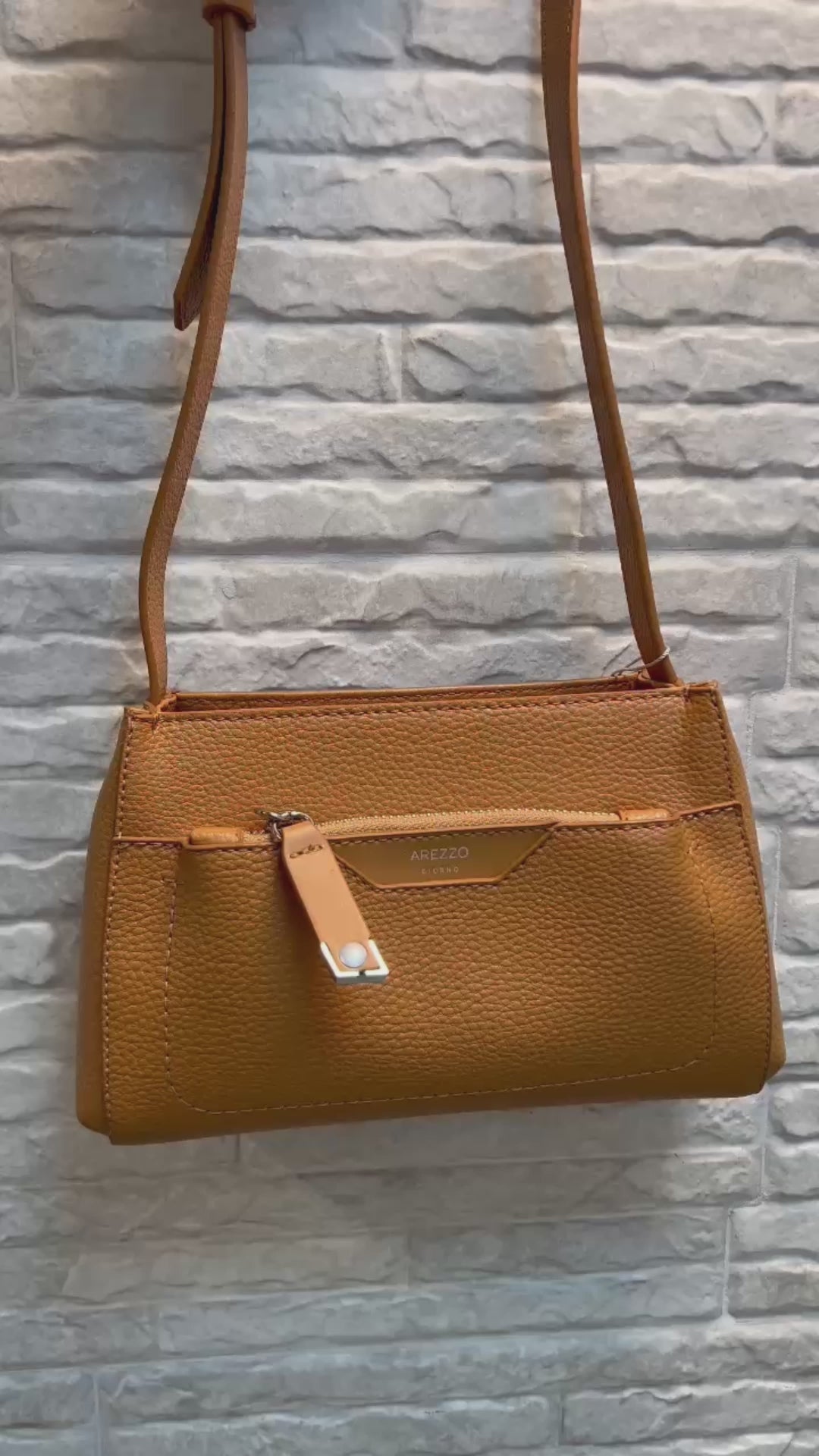 BOLSA TIRACOLO MARROM CLARA EMILLY PEQUENA A 58100 0499 0047 AREZZO