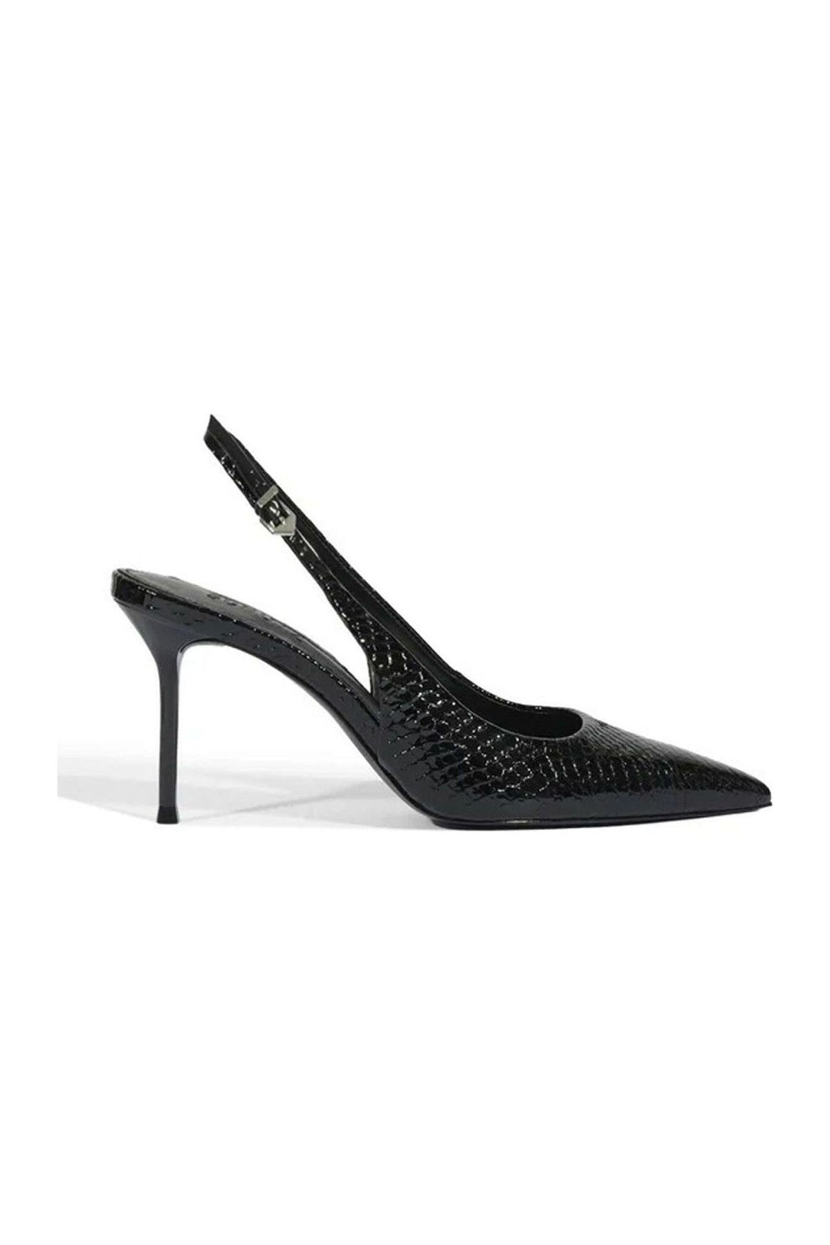 Scarpin Slingback Schutz Paola em couro croco preto, vista lateral com tira no tornozelo e salto fino Imagem principal do produto
