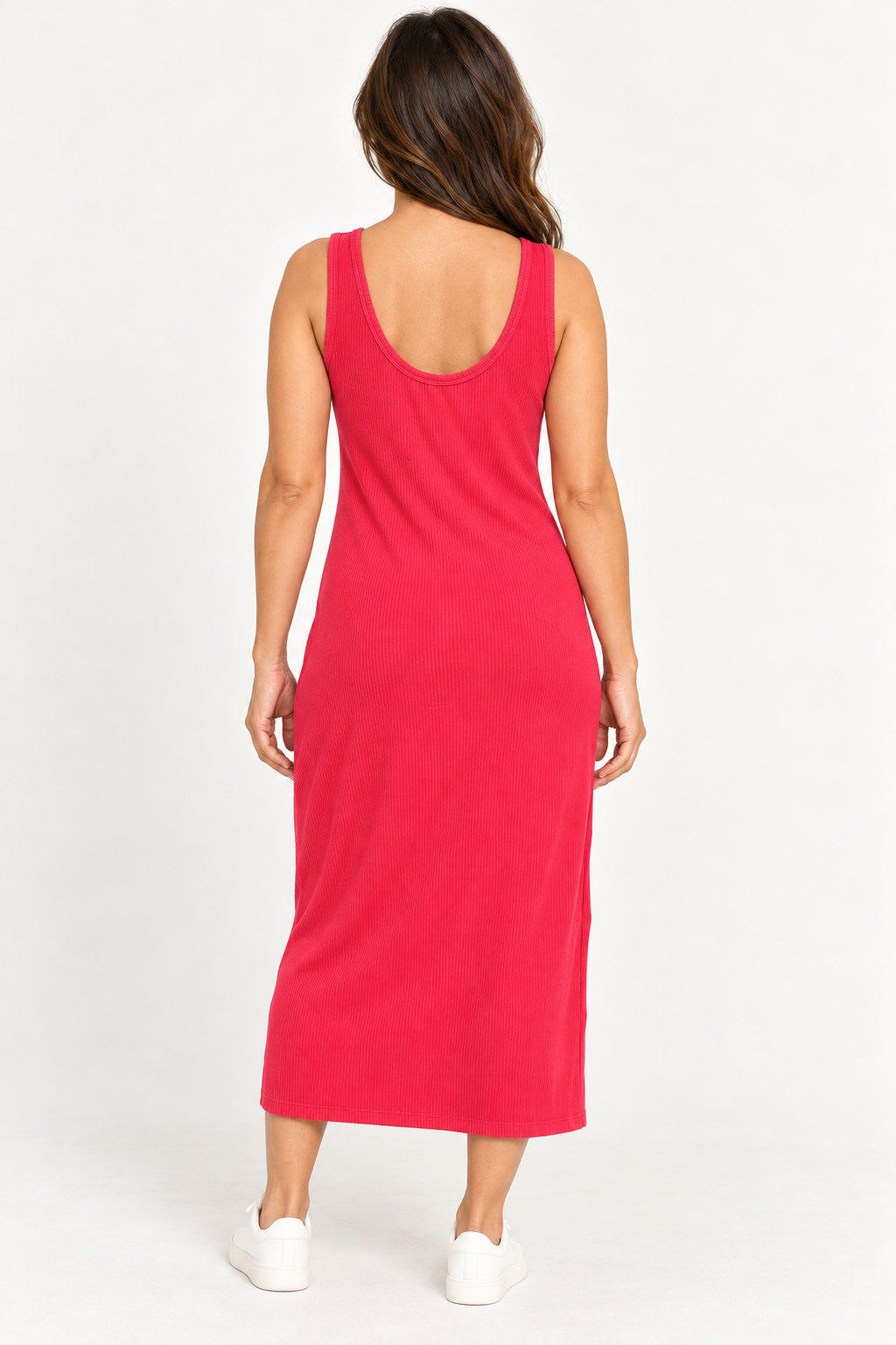 Rosa | Vestido Groovy rosa cavado de costas, com decote redondo nas costas e modelagem justa até a barra